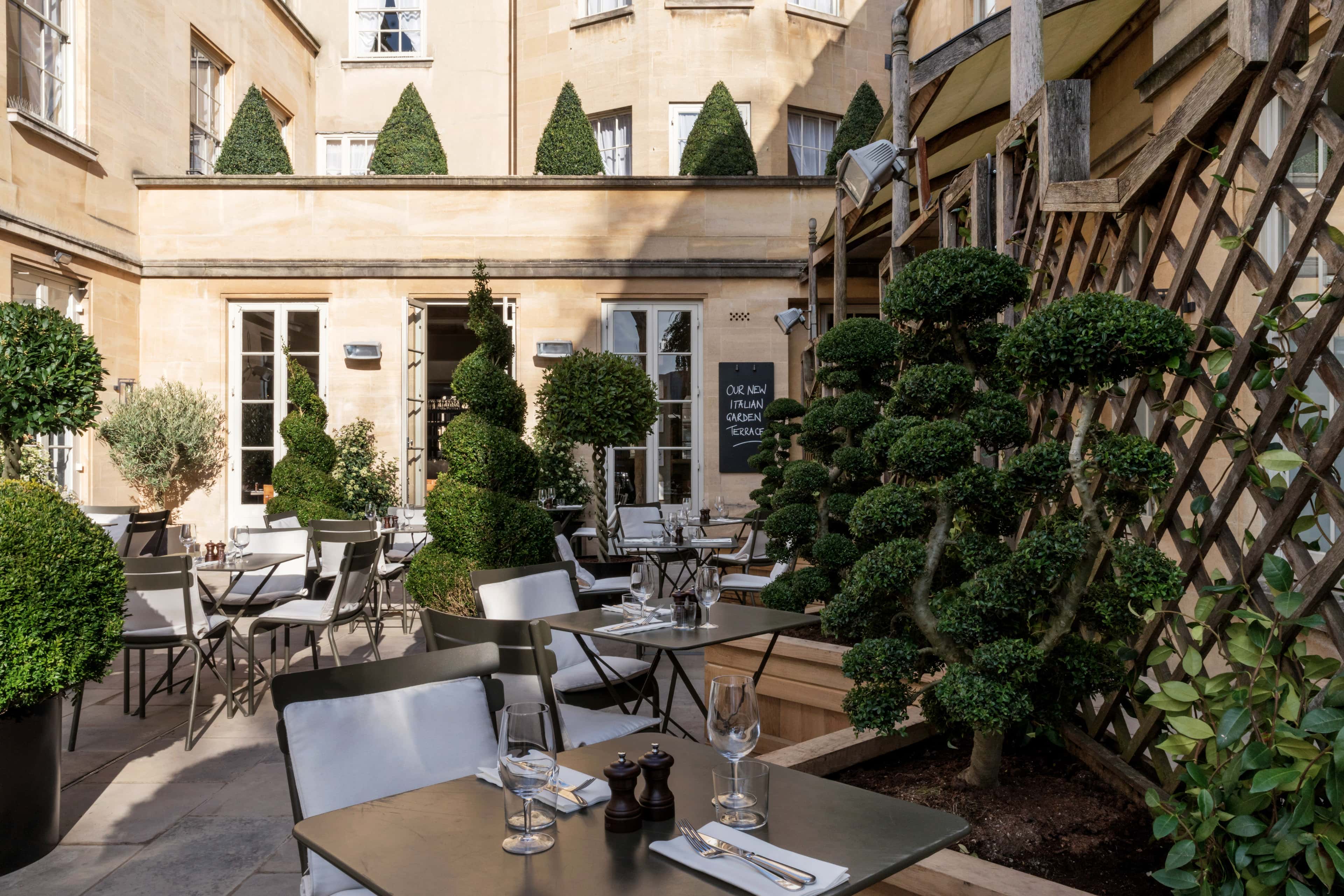 0009 - 2016 - Quod Restaurant & Bar - Oxford - High Res - Italian Terrace Dining - Web Hero