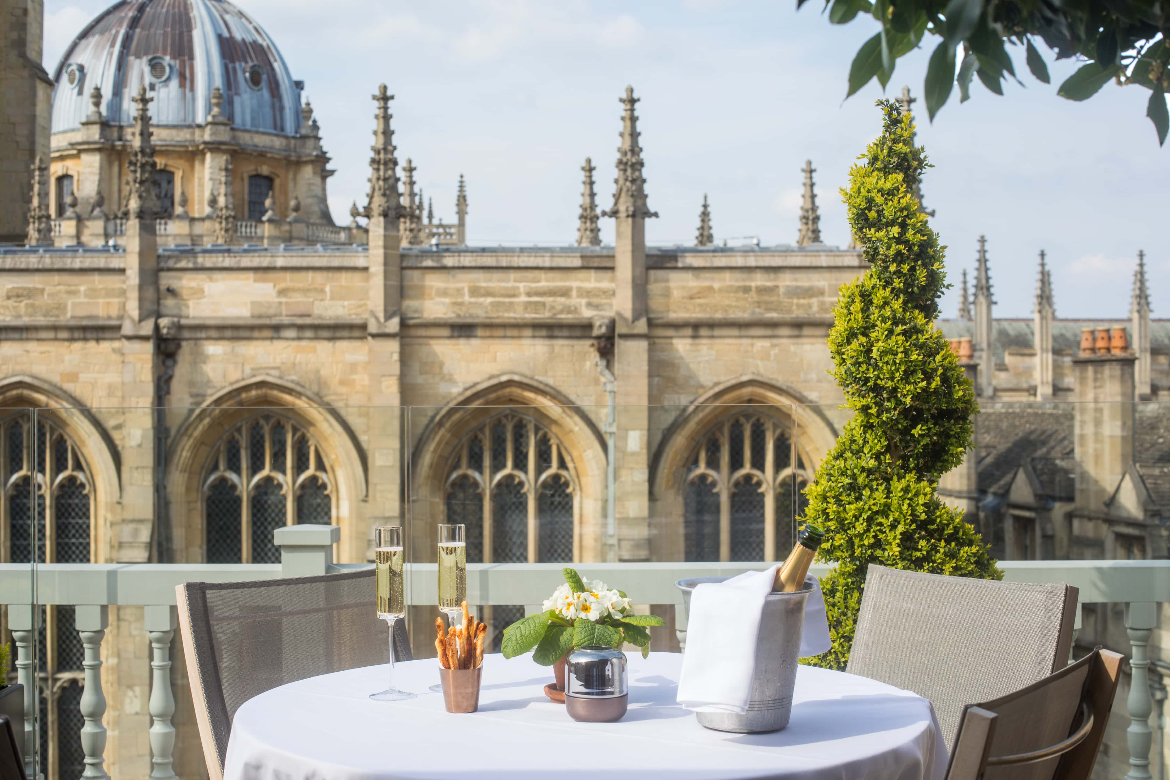 0010 - 2019 - Old Bank Hotel - Oxford - High Res - Room 1 Private Terrace Spires Champagne - Web Hero
