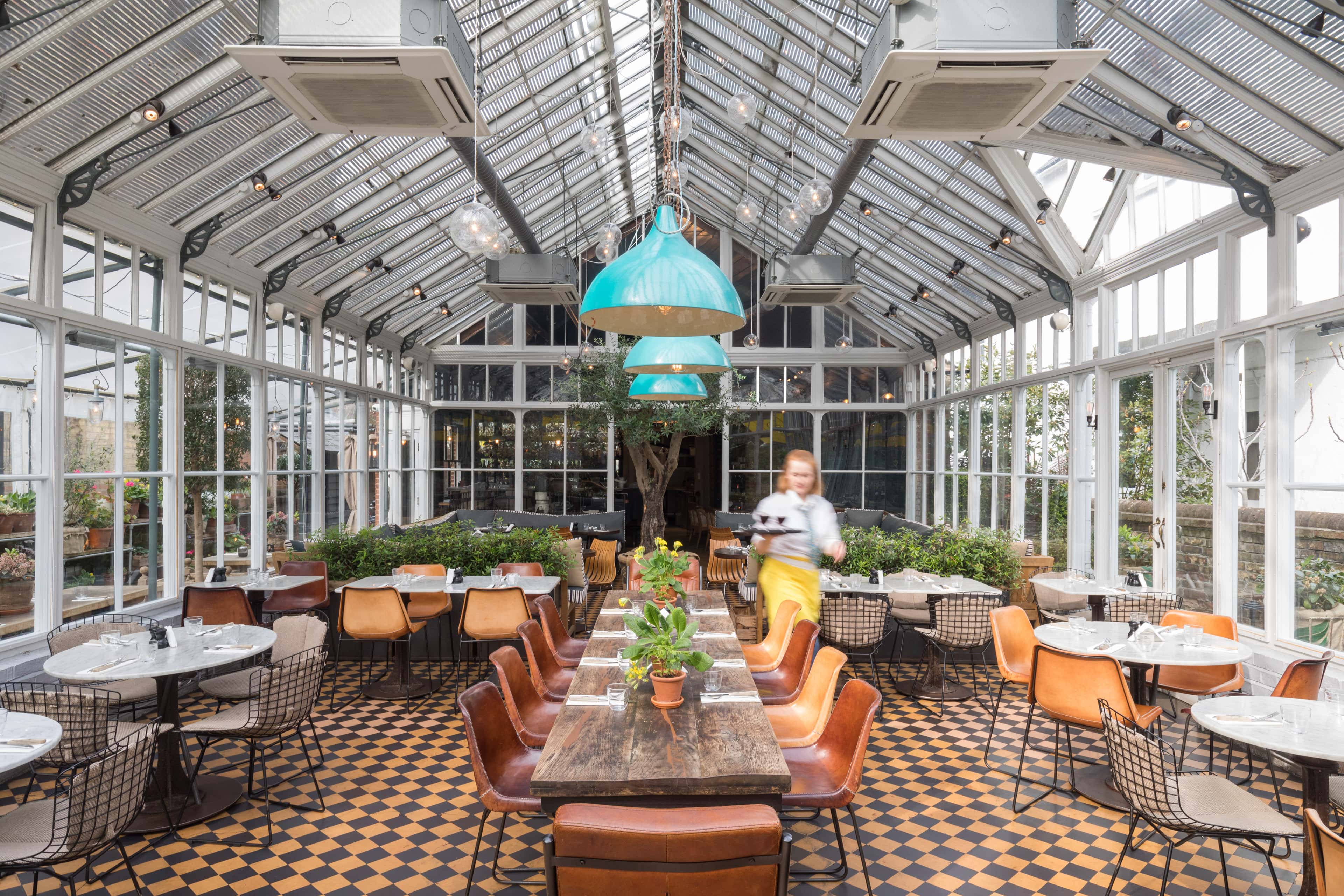 002 - 2019 - Gees Restaurant & Bar - Oxford - High res - Interior Restaurant Waitress 1 - Web Hero